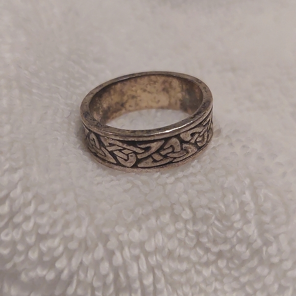 Handcrafted Silver Ring - Picture 1 of 4